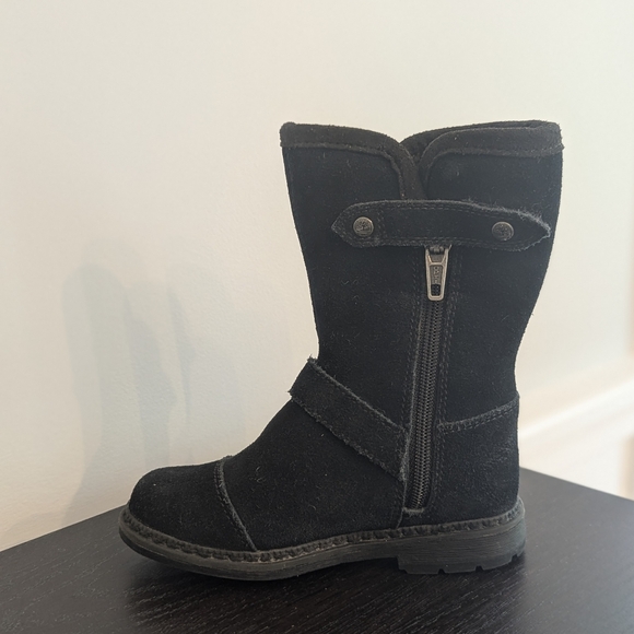 Timberland Suede Boots | Size 7 - Picture 2 of 5